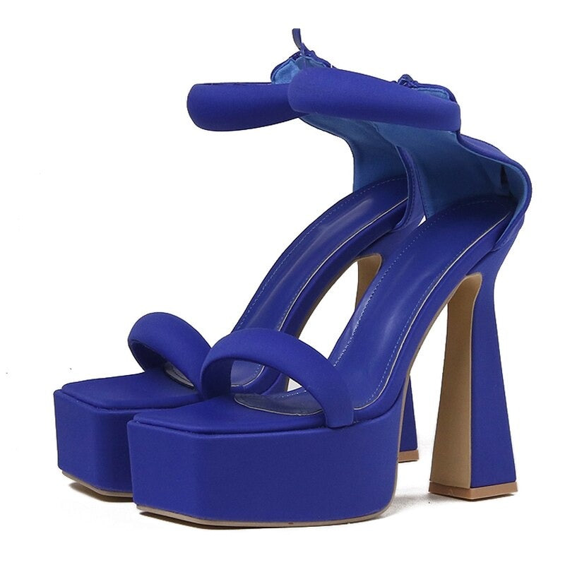 The Holly Heel